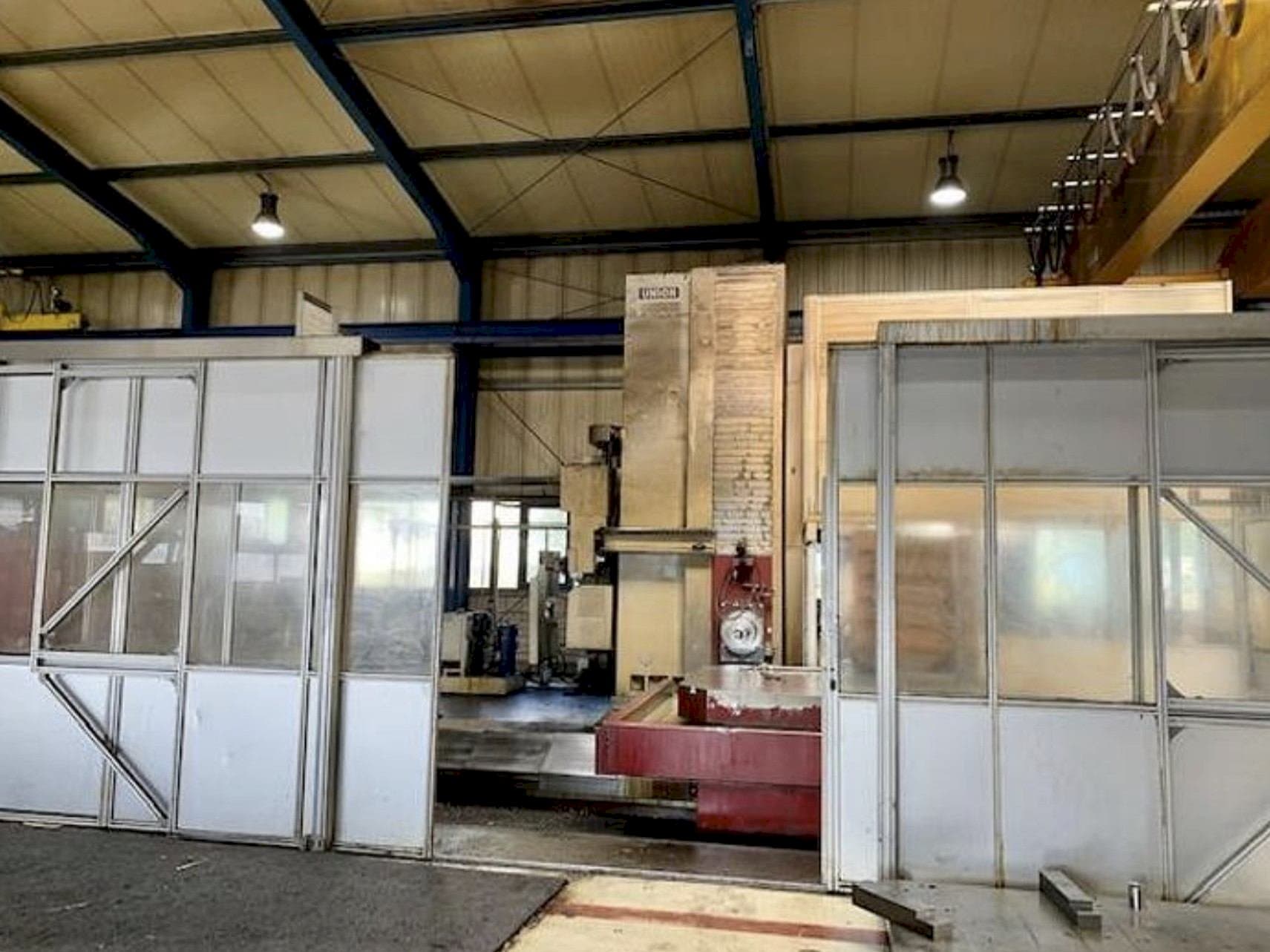 UNION KC 150 Mašinos vaizdas iš priekio