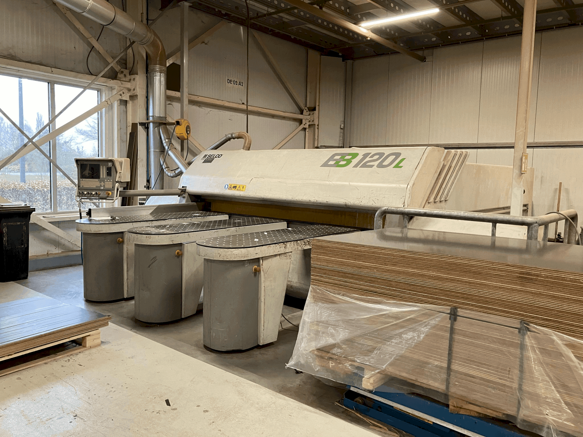 SELCO EBL 120 Mašinos vaizdas iš priekio