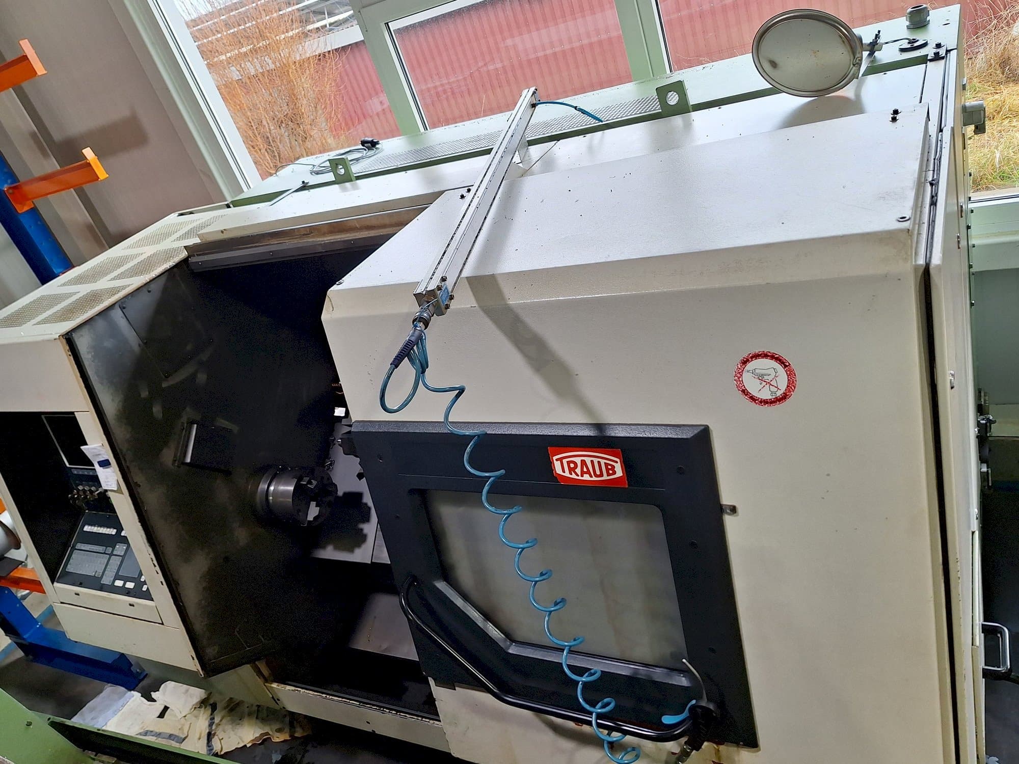 TRAUB TND 400 Mašinos vaizdas iš priekio