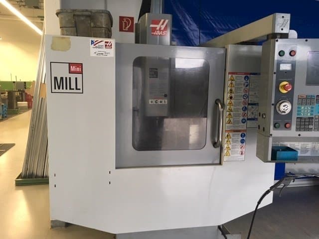 HAAS Mini Mill HE Mašinos vaizdas iš priekio