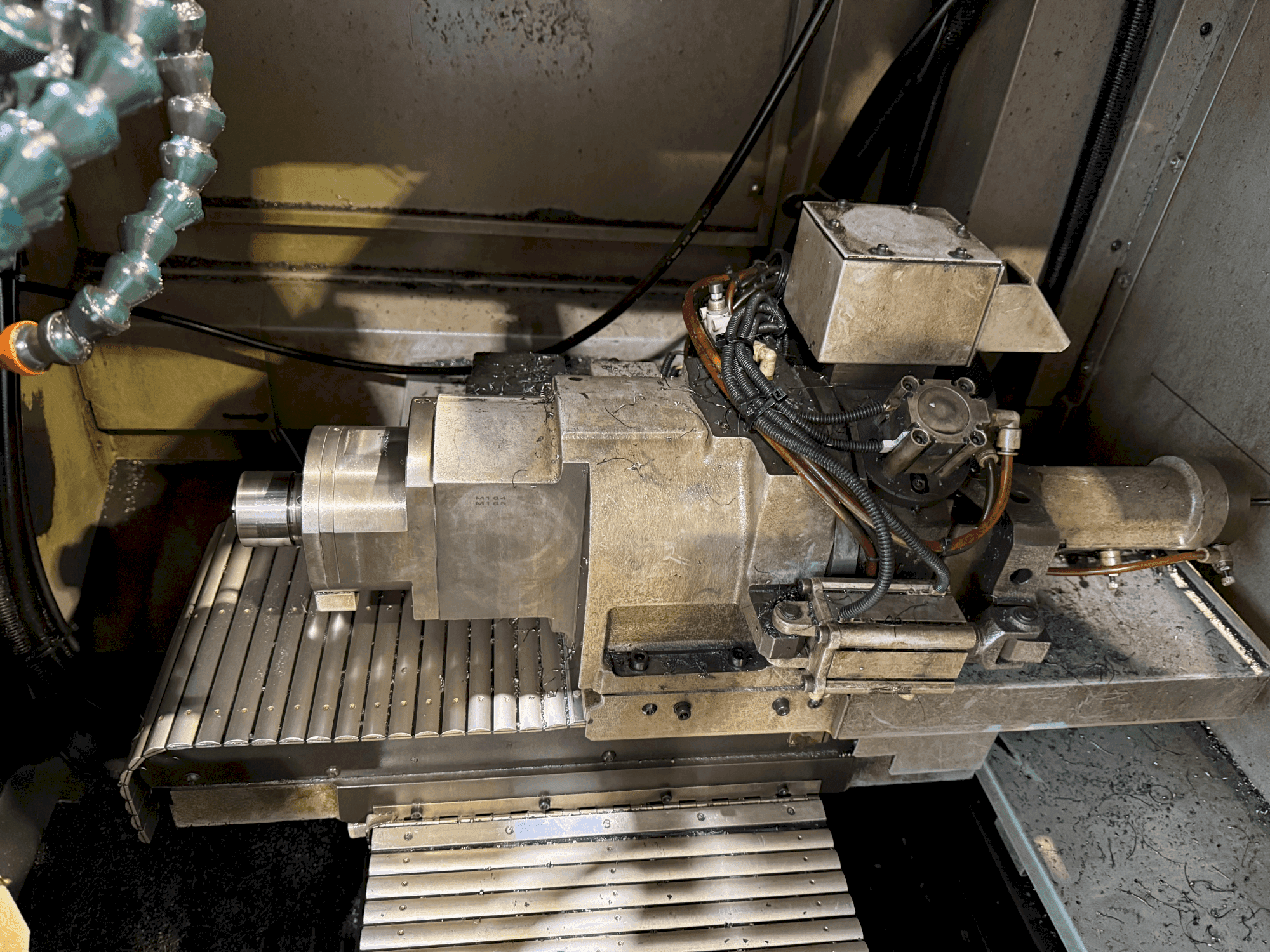 TSUGAMI HS207 Mašinos vaizdas iš priekio