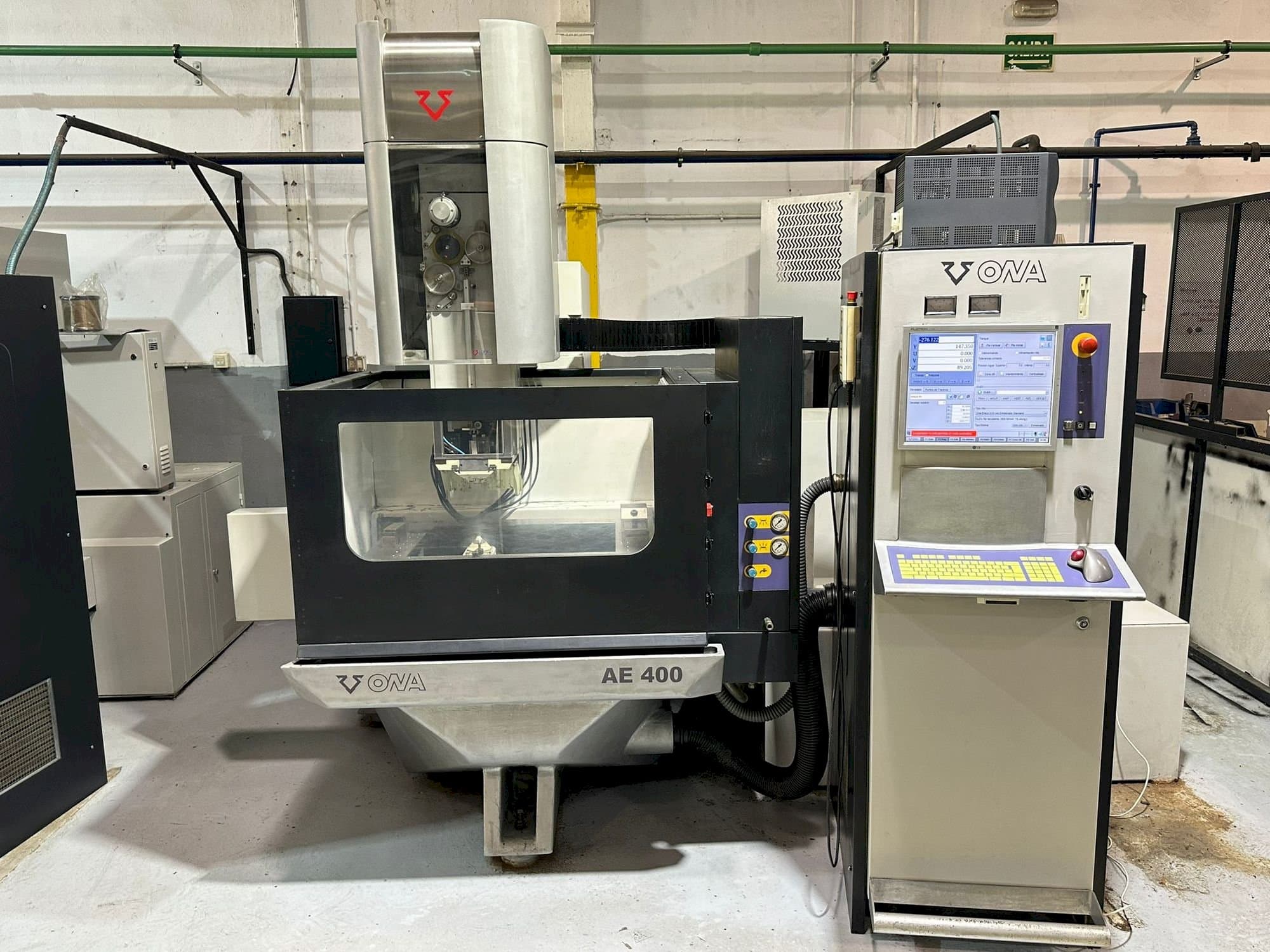 ONA AE400 Mašinos vaizdas iš priekio