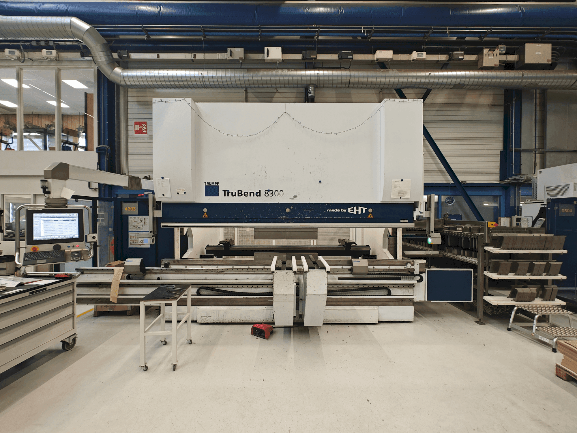 EHT TruBend 8300-40 Mašinos vaizdas iš priekio