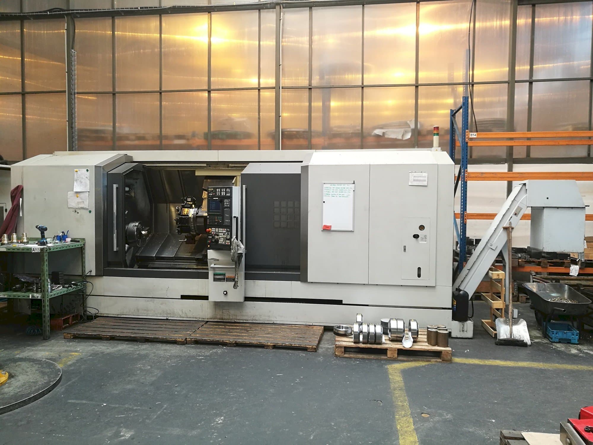 MORI SEIKI NL 3000 SY/2000 Mašinos vaizdas iš priekio