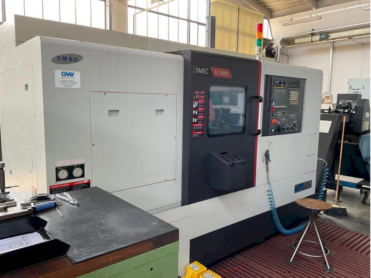 SMEC SL-2500Y Mašinos vaizdas iš priekio