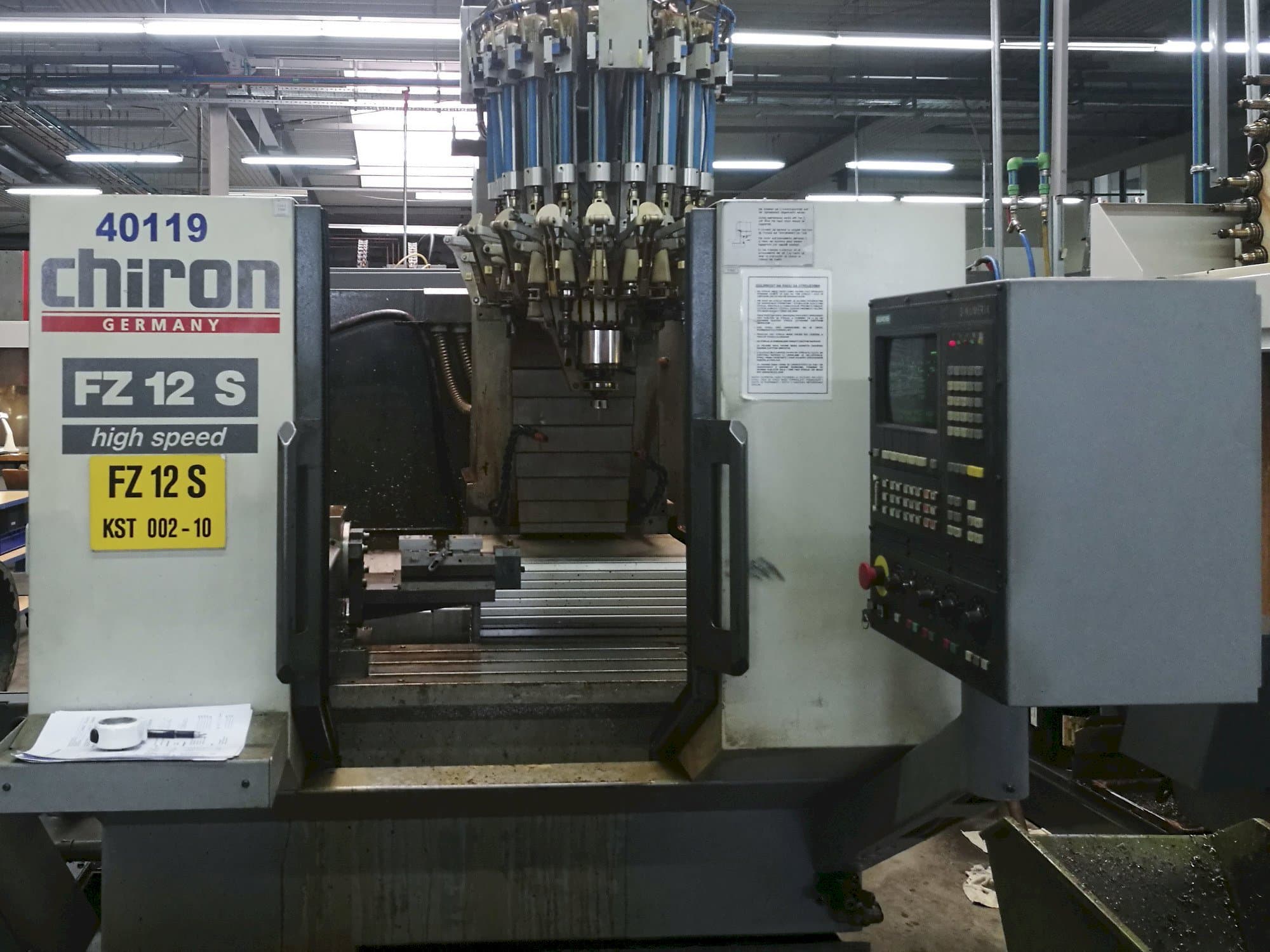 CHIRON FZ 12 S Mašinos vaizdas iš priekio