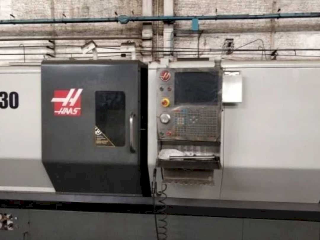 HAAS ST-30 Mašinos vaizdas iš priekio