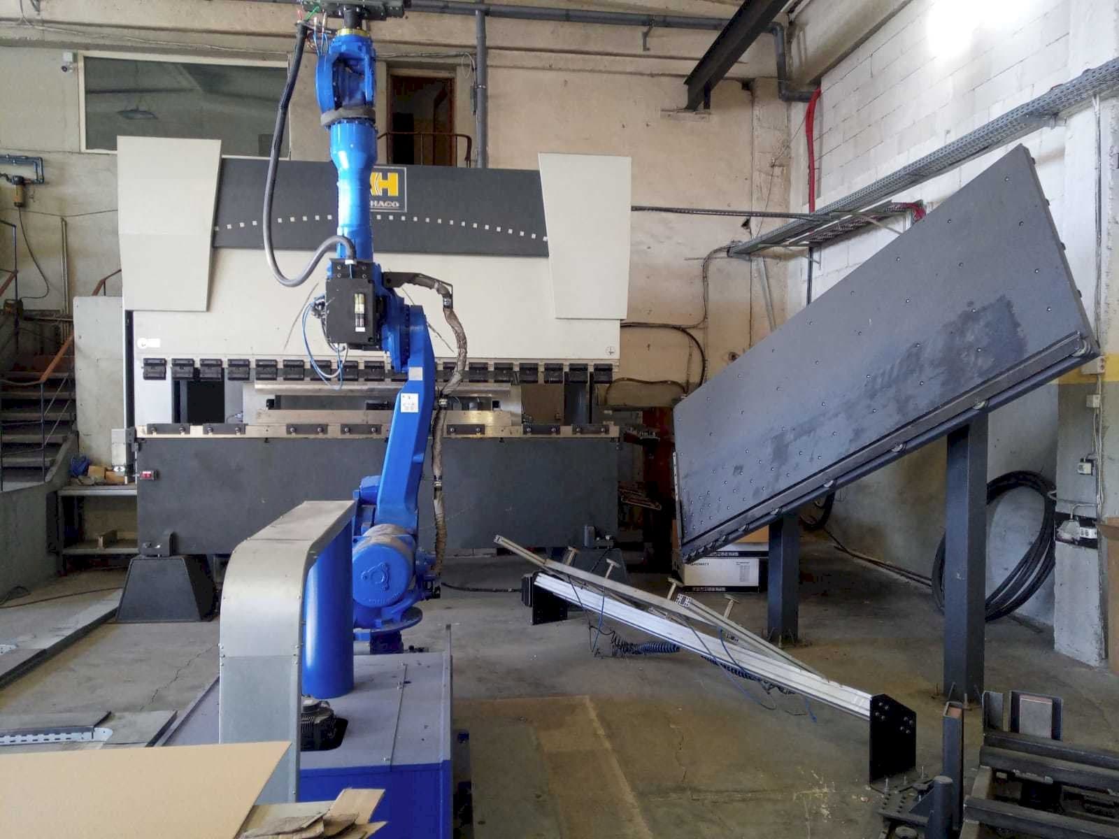 HACO ERM 36150 Mašinos vaizdas iš priekio