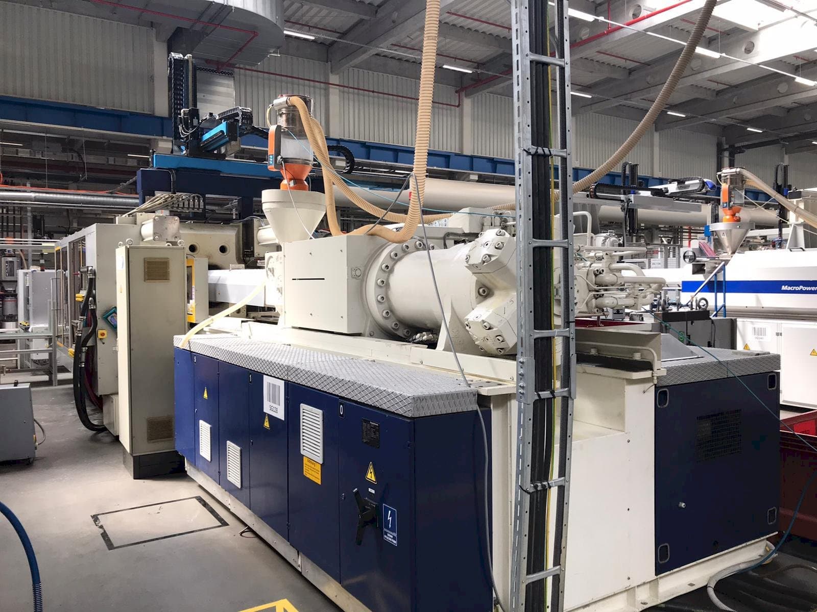 Krauss Maffei 800-8000 MC Mašinos vaizdas iš priekio