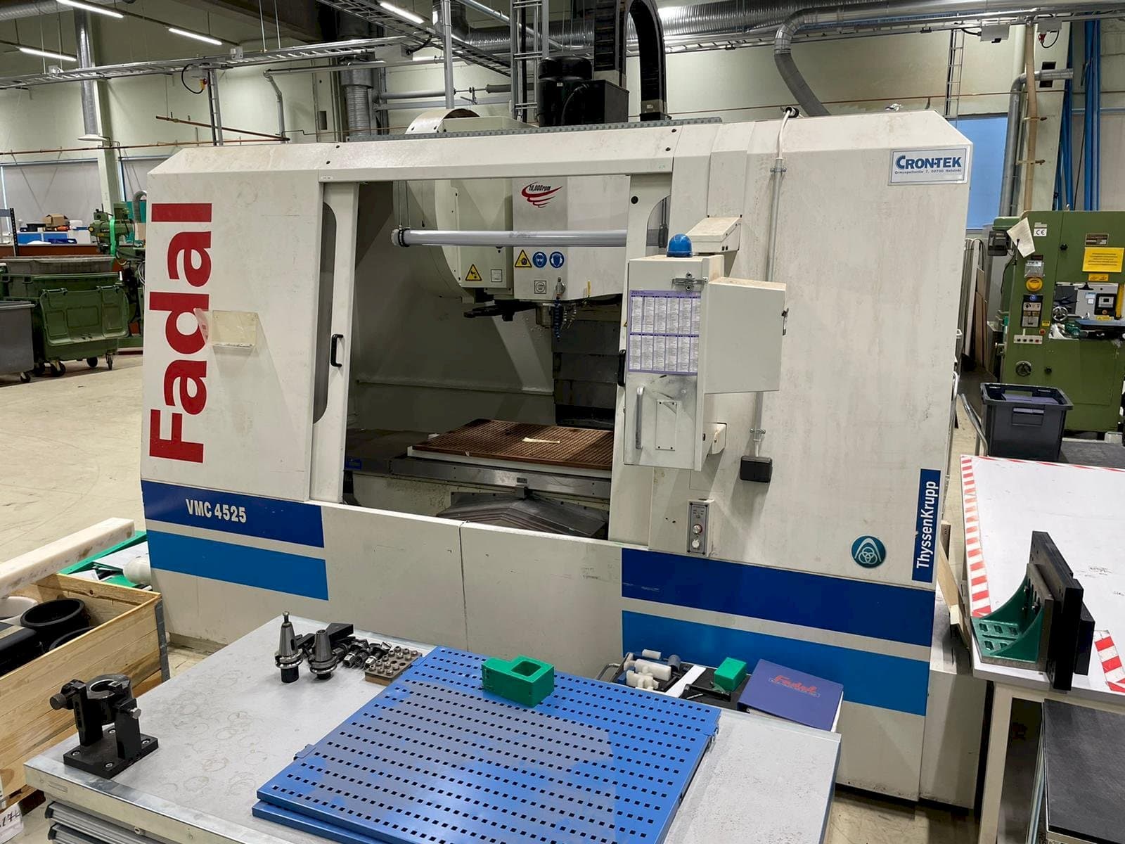 FADAL VMC 4525 HT Mašinos vaizdas iš priekio