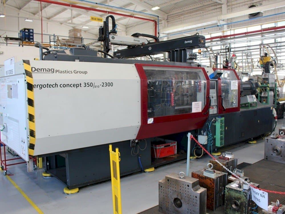 DEMAG Ergotech 350/810-2300 Mašinos vaizdas iš kairės pusės