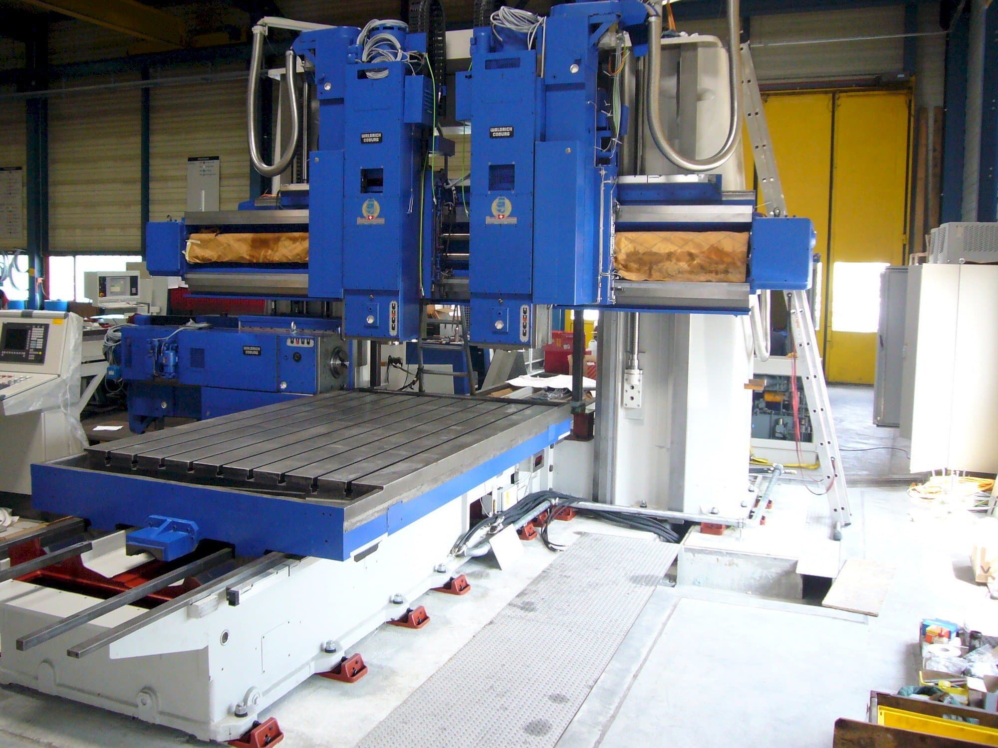 Waldrich Coburg Mašinos vaizdas iš priekio