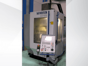 MIKRON UCP 600 Mašinos vaizdas iš priekio