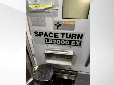 Okuma Space Turn LB2000 EX Mašinos vaizdas iš priekio