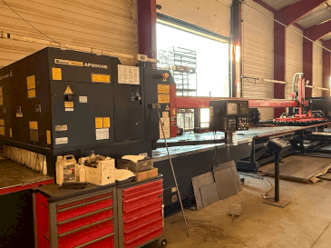 AMADA LC2415 alpha3 Mašinos vaizdas iš priekio