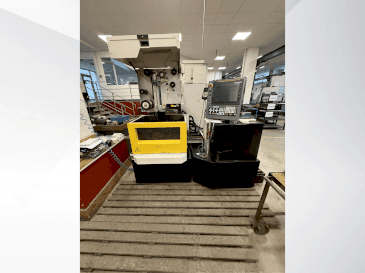 FANUC Robocut alpha-C400iB Mašinos vaizdas iš priekio