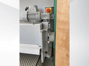 Kundig Brilliant-3 1300mm-RRPd Mašinos vaizdas iš priekio