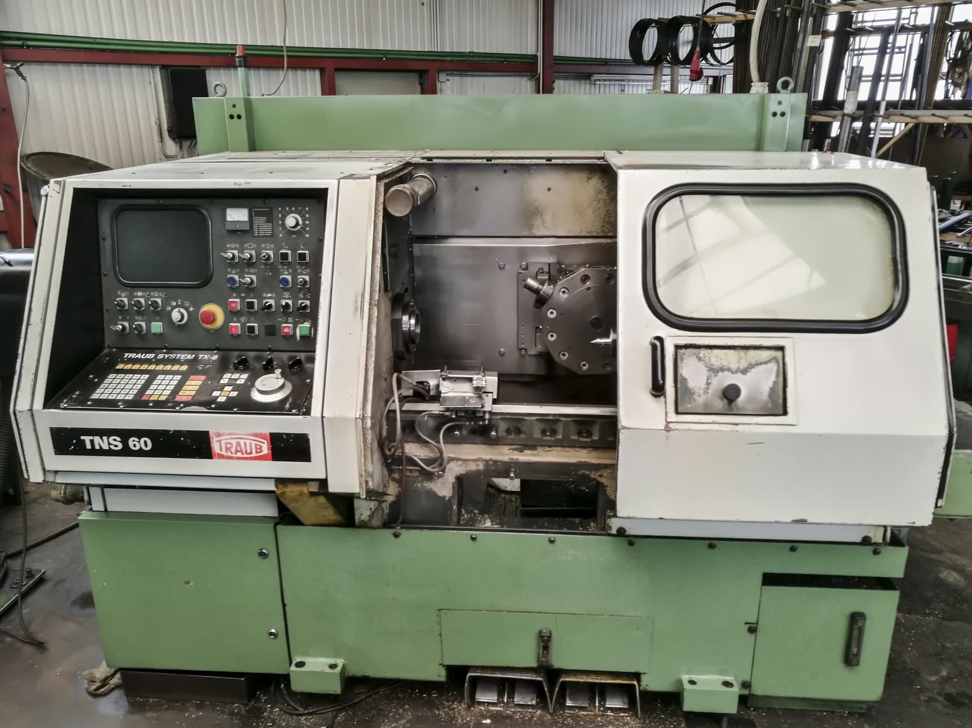 TRAUB TNS 60 Mašinos vaizdas iš priekio