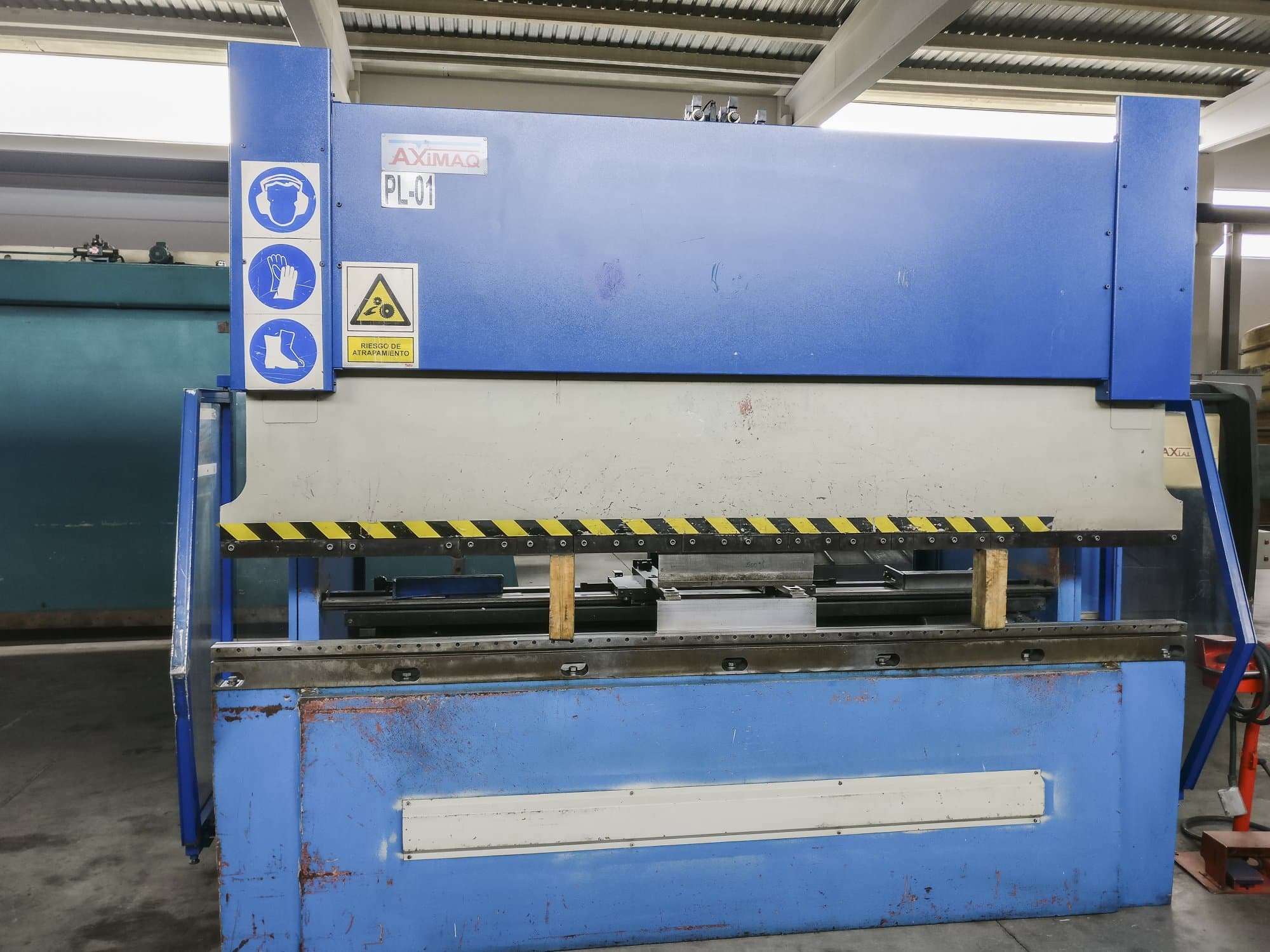 Axial PHSB 123 Mašinos vaizdas iš priekio