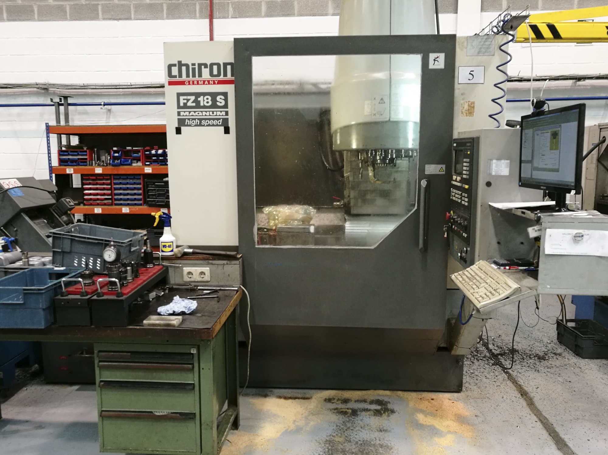 Chiron FZ18 S Magnum Mašinos vaizdas iš priekio