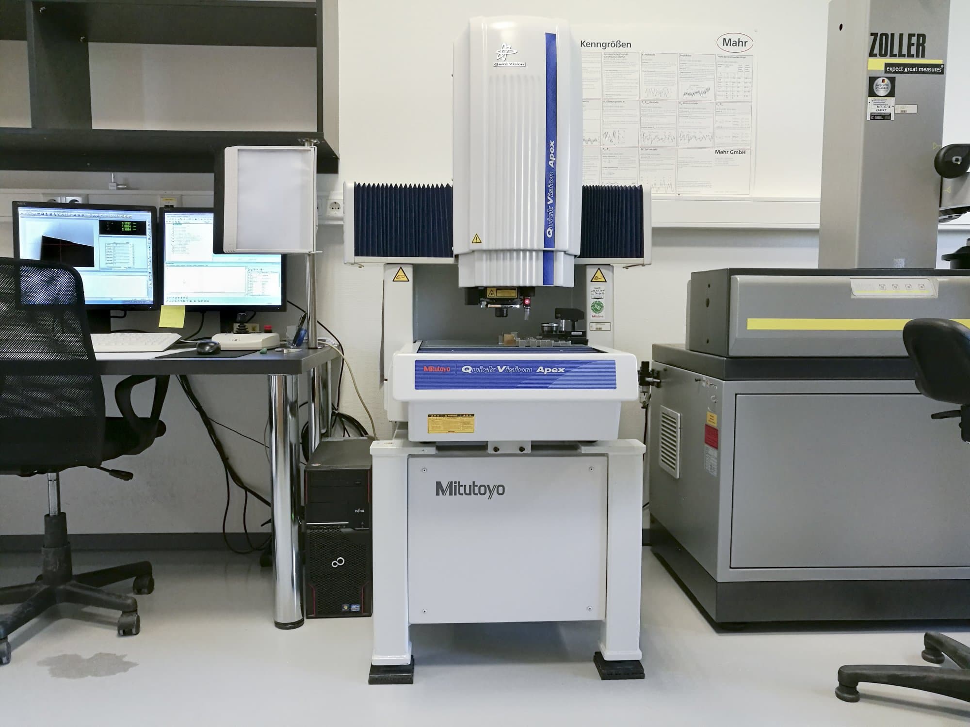 Mitutoyo QVT1-X302PIL-C Mašinos vaizdas iš priekio