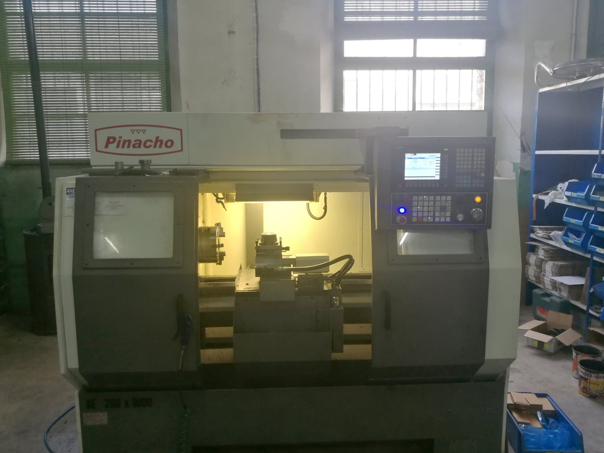 Pinacho SE-200 Mašinos vaizdas iš priekio