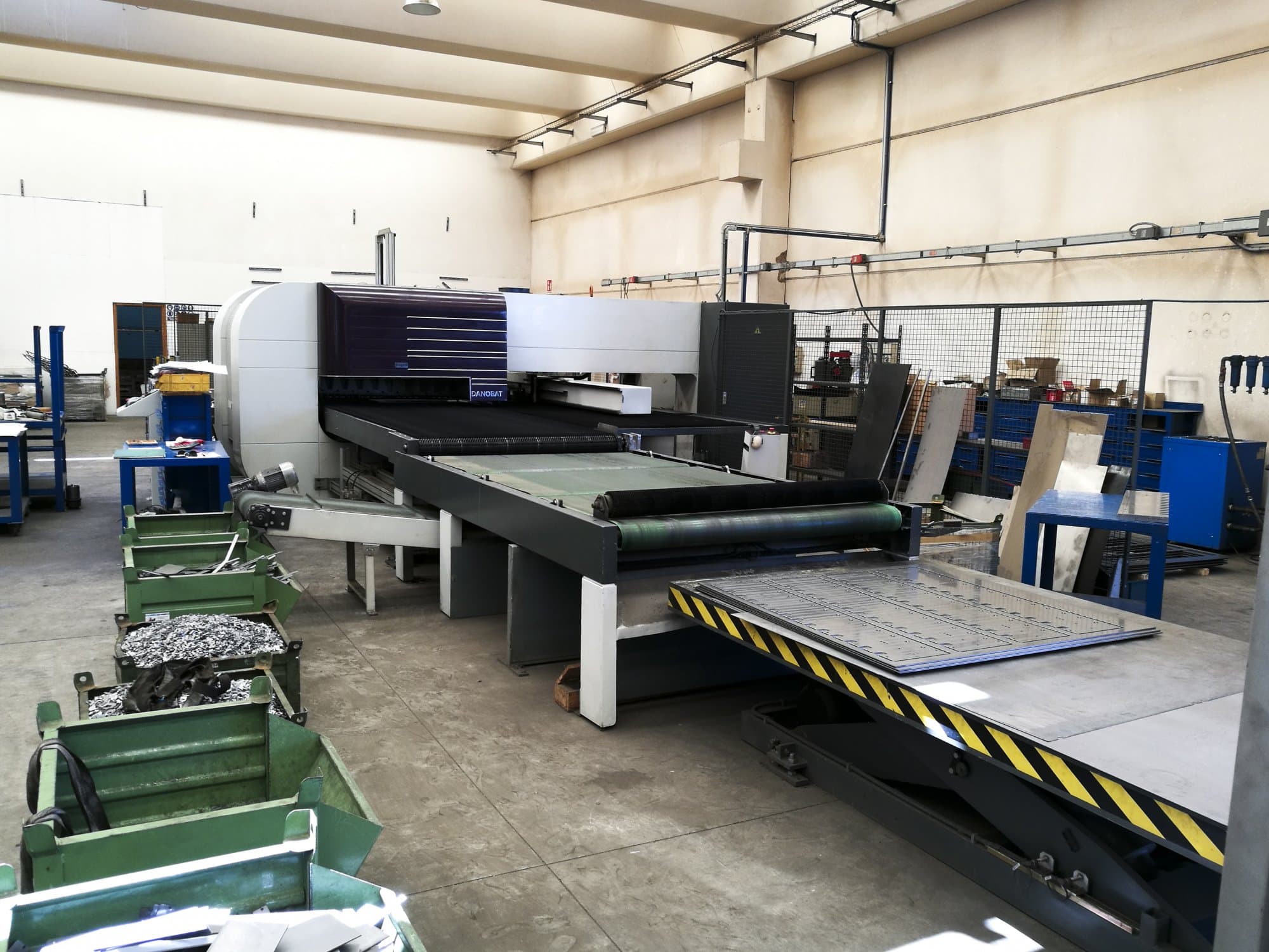 DANOBAT Cupra 30 Mašinos kairės pusės vaizdas