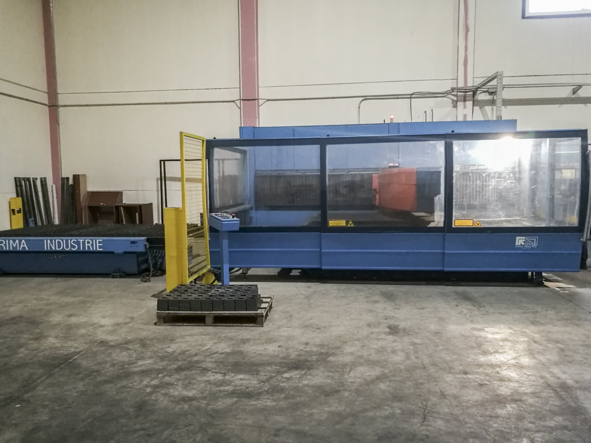 Prima Power Platino 1530 Mašinos vaizdas iš dešinės pusės