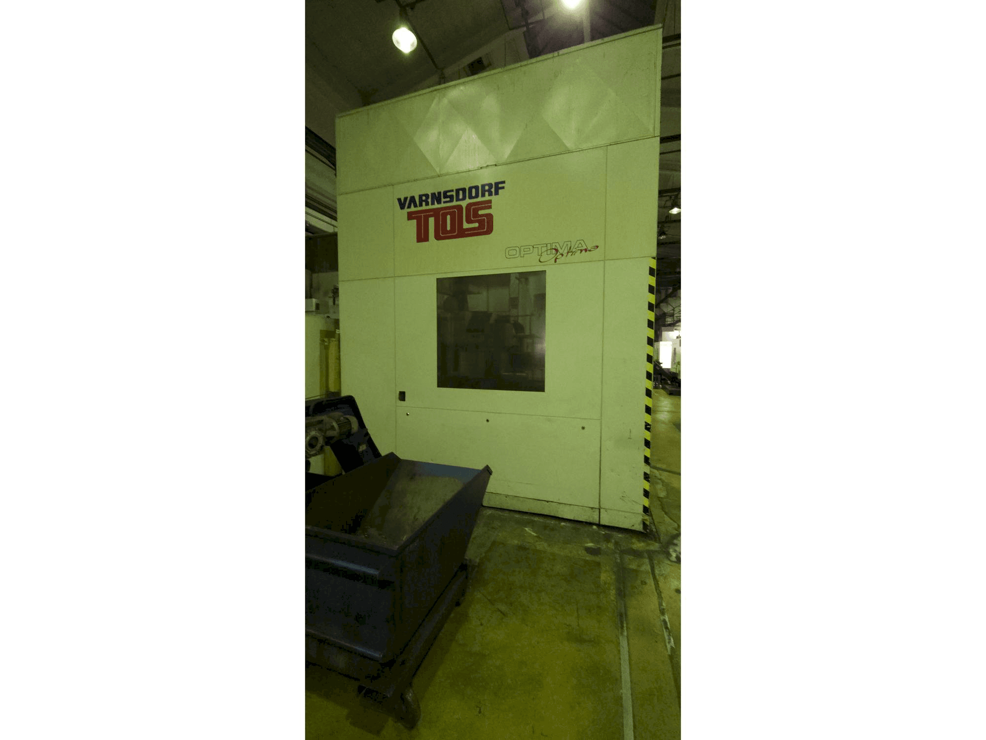 TOS Optima Mašinos vaizdas iš priekio