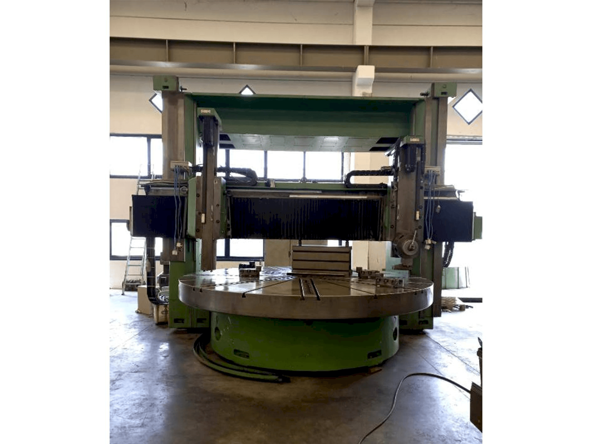 Titan SC 43 ECS 1400 Mašinos vaizdas iš priekio