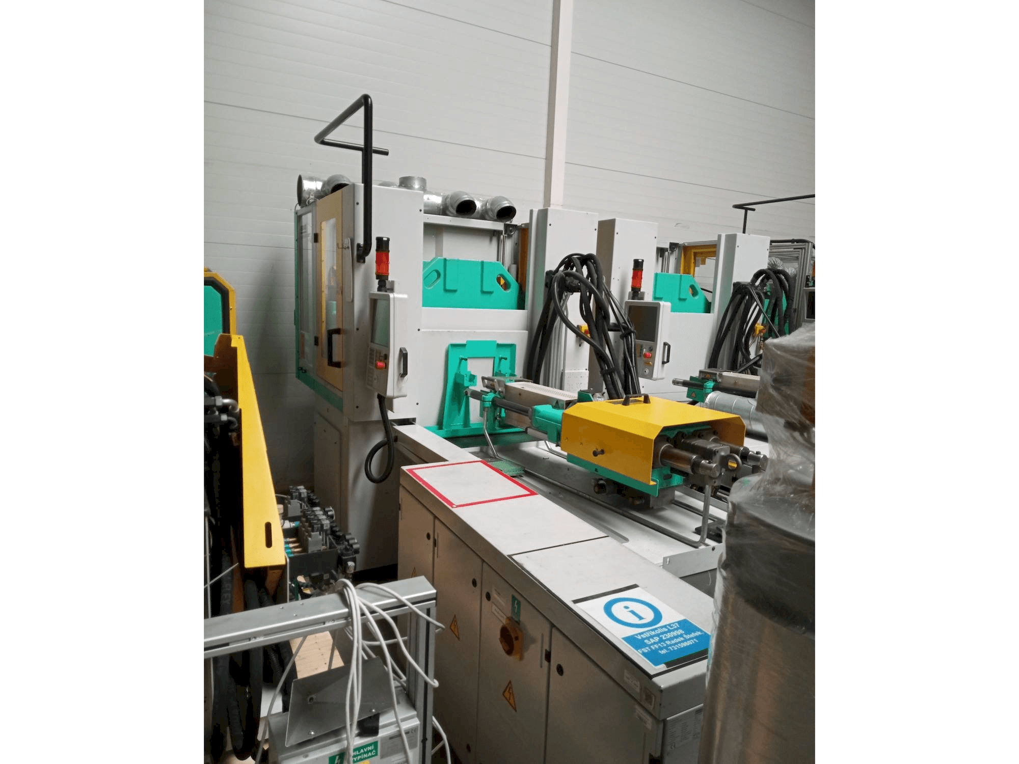 Arburg Allrounder 1200T-800-170 Mašinos vaizdas iš priekio