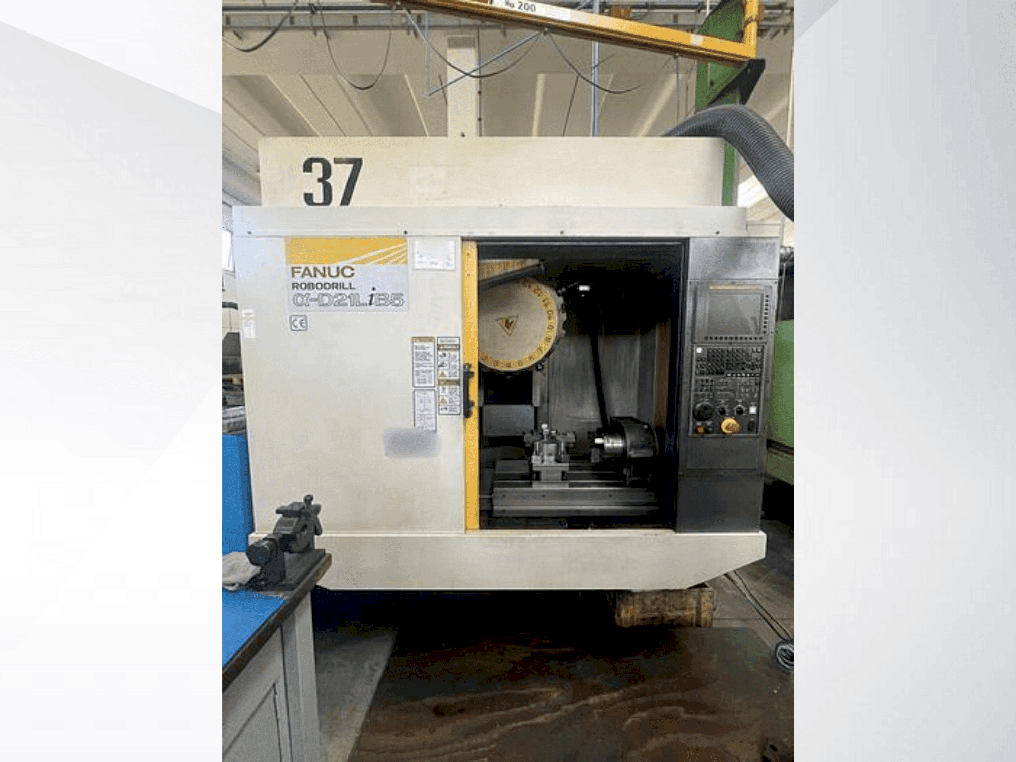 FANUC Robodrill Alpha-D21LiB5 Mašinos vaizdas iš priekio