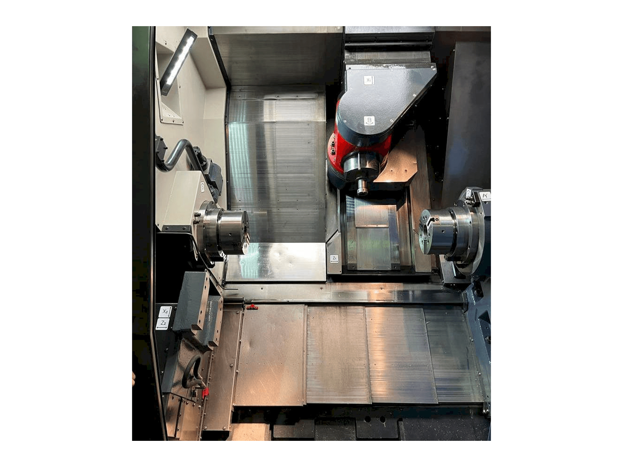 DOOSAN MX2000S Mašinos darbo patalpa