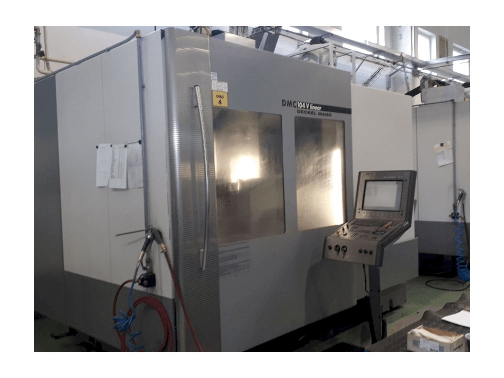 DECKEL MAHO DMC 104 linear Mašinos vaizdas iš priekio