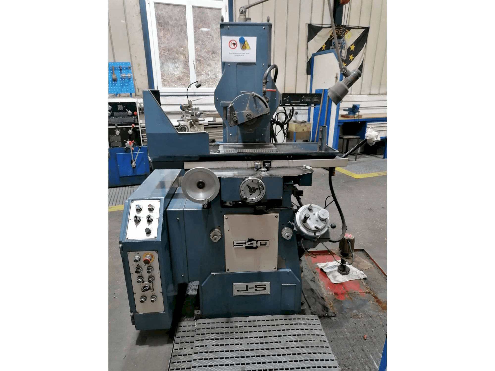 Jones & Shipman 540 Mašinos vaizdas iš priekio