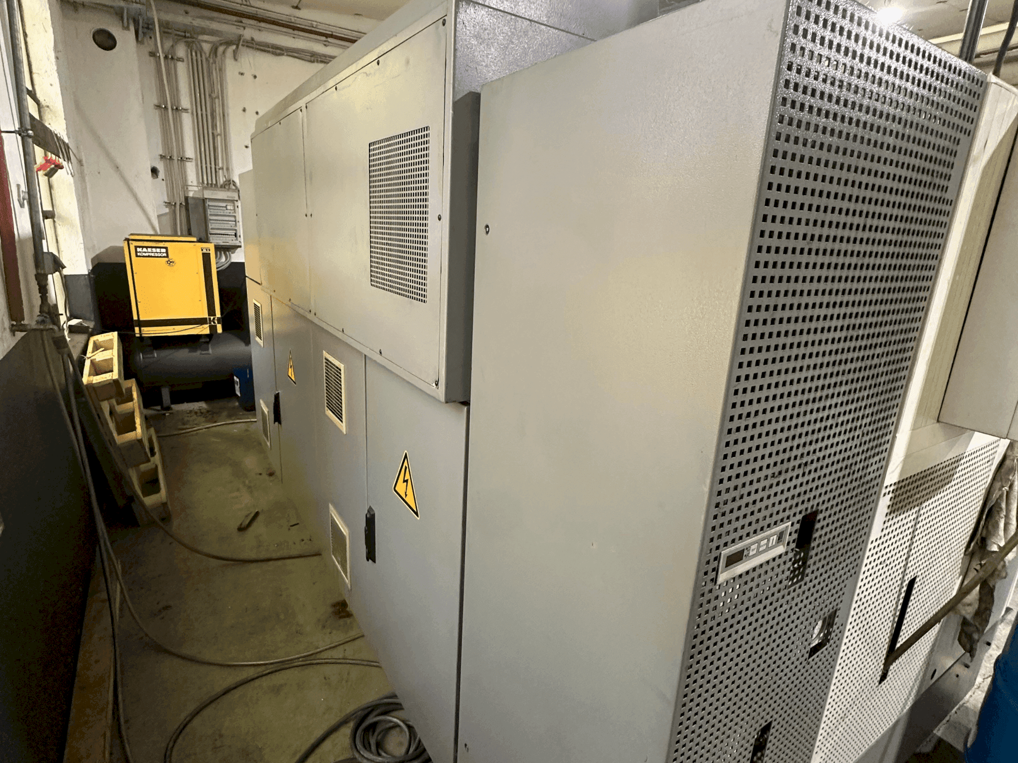DMG CTX 420 Linear V6 Mašinos vaizdas iš galo