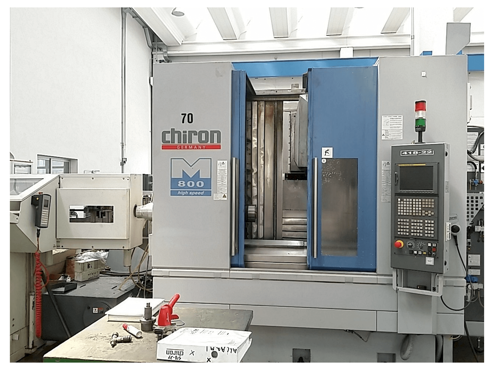 CHIRON Mill 800 Mašinos vaizdas iš priekio