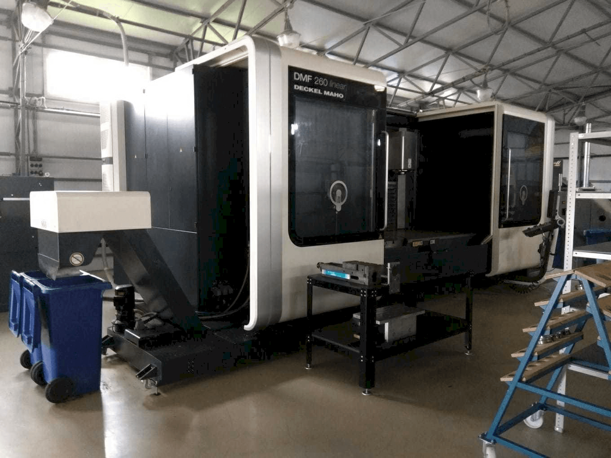 DECKEL MAHO DMF 260 linear Mašinos vaizdas iš priekio