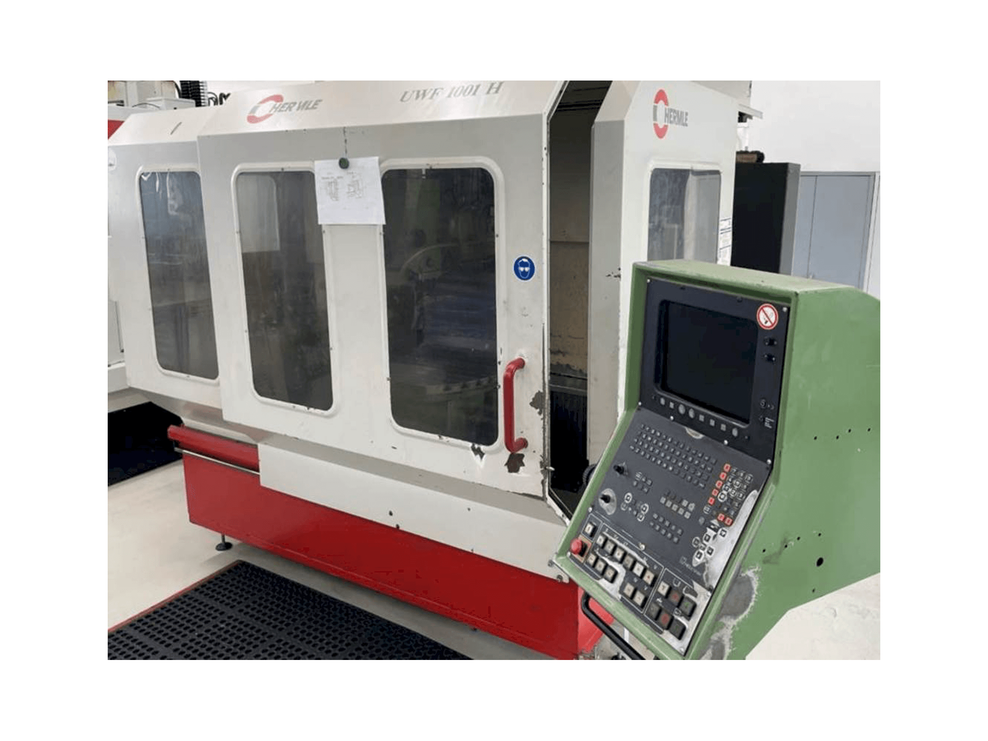 HERMLE UWF1001 Mašinos vaizdas iš priekio