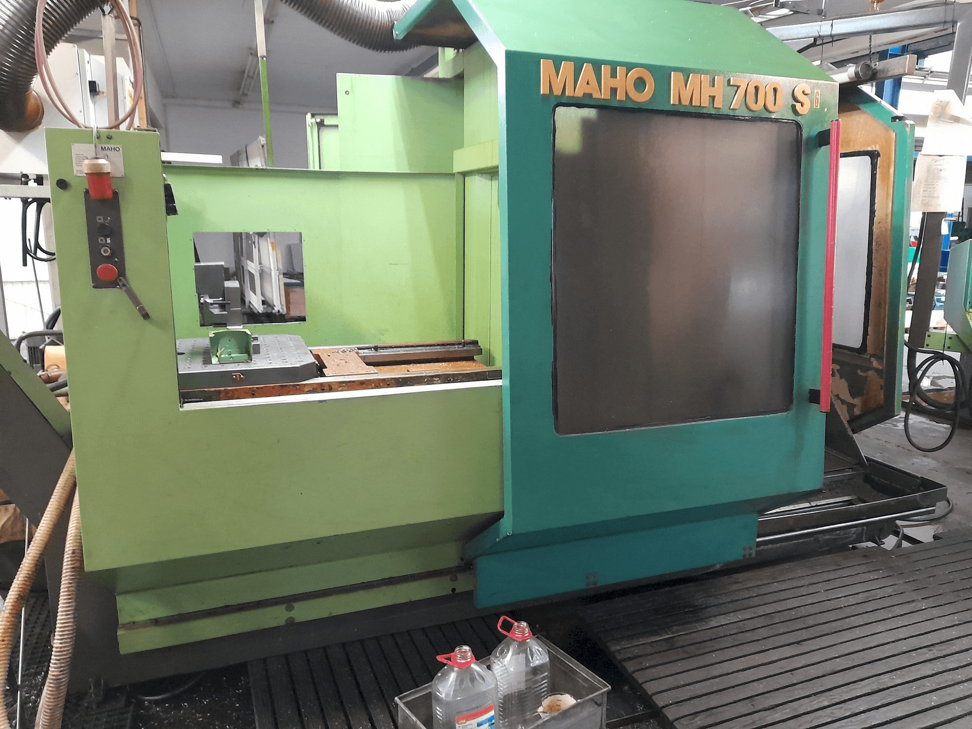 MAHO MH 700 S Mašinos vaizdas iš kairės pusės