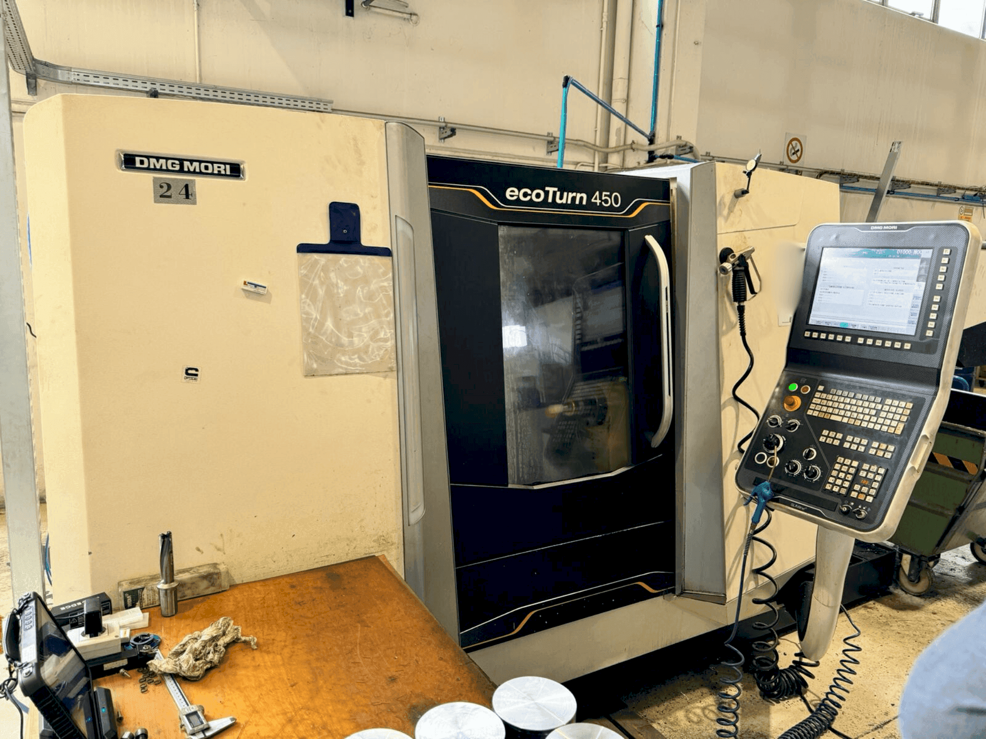 DMG MORI EcoTurn 450 V3 Mašinos vaizdas iš priekio