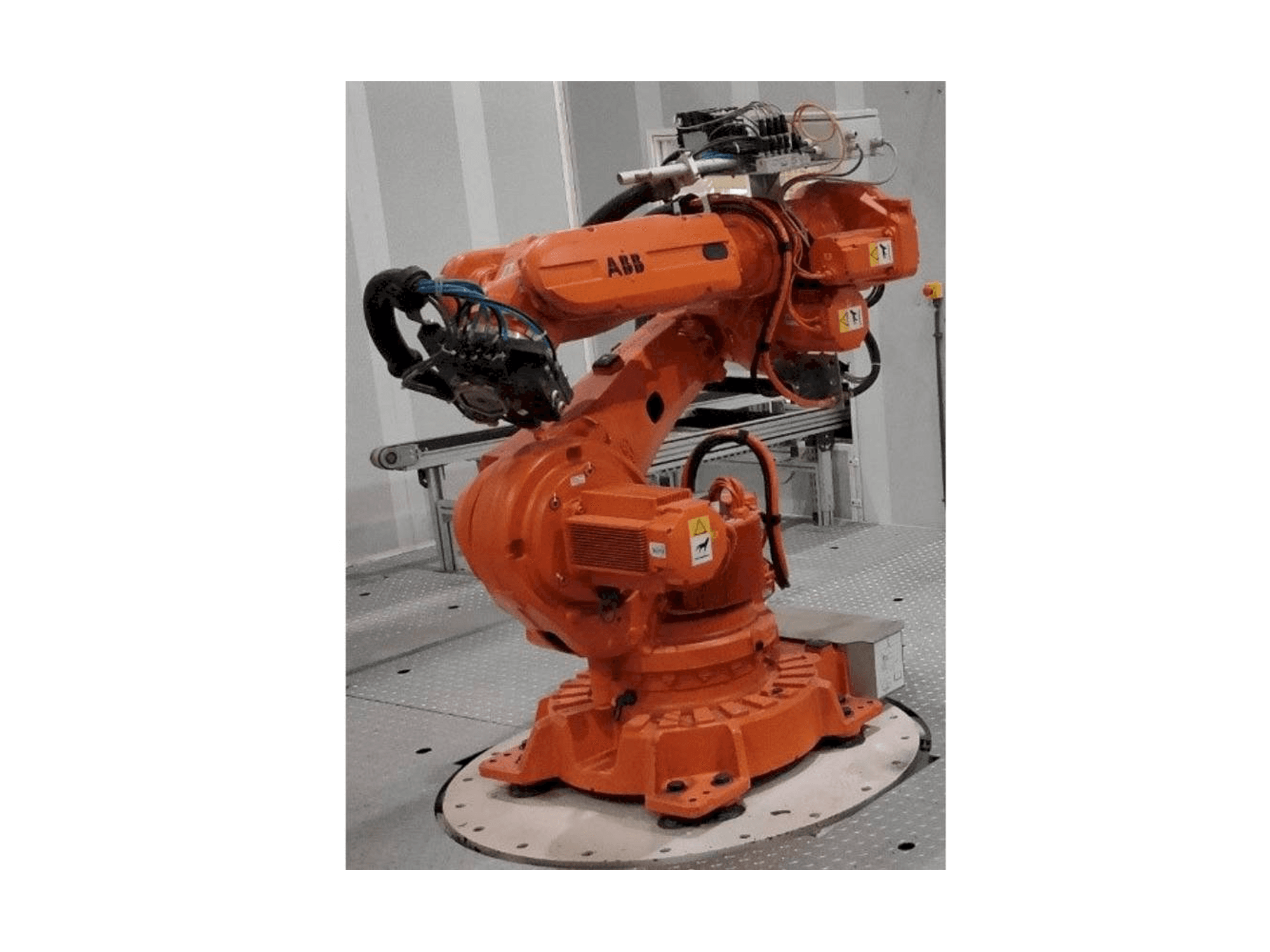 ABB IRB 6620-150/2.2 Mašinos vaizdas iš priekio