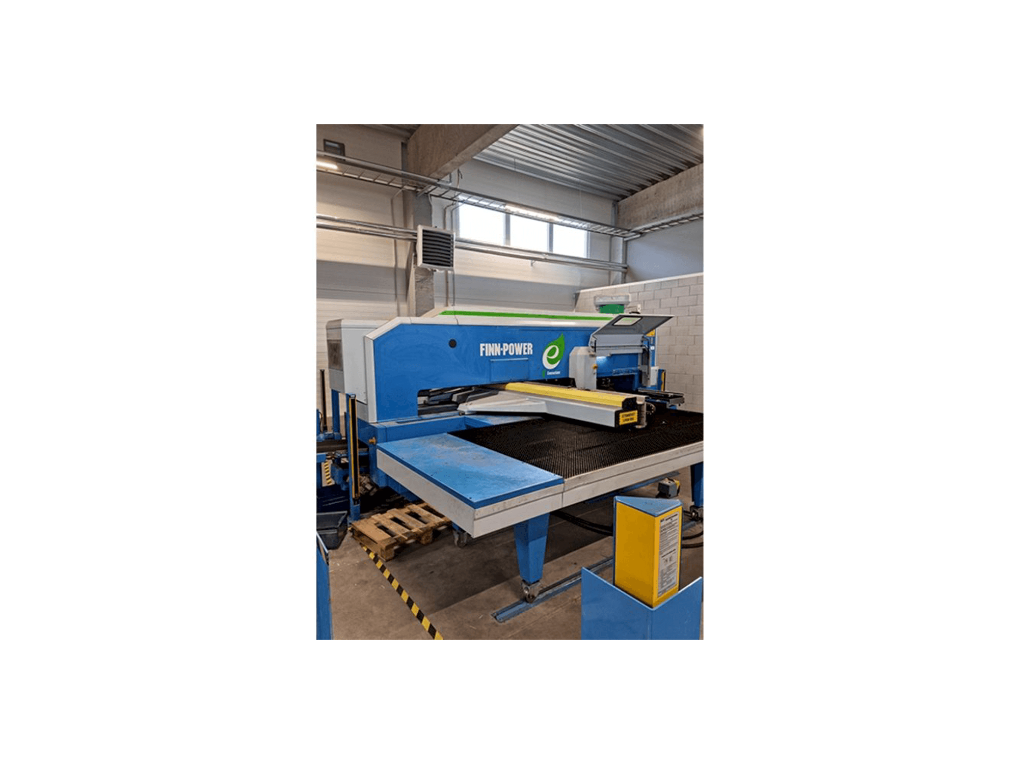 Finn-Power E5 Mašinos vaizdas iš priekio