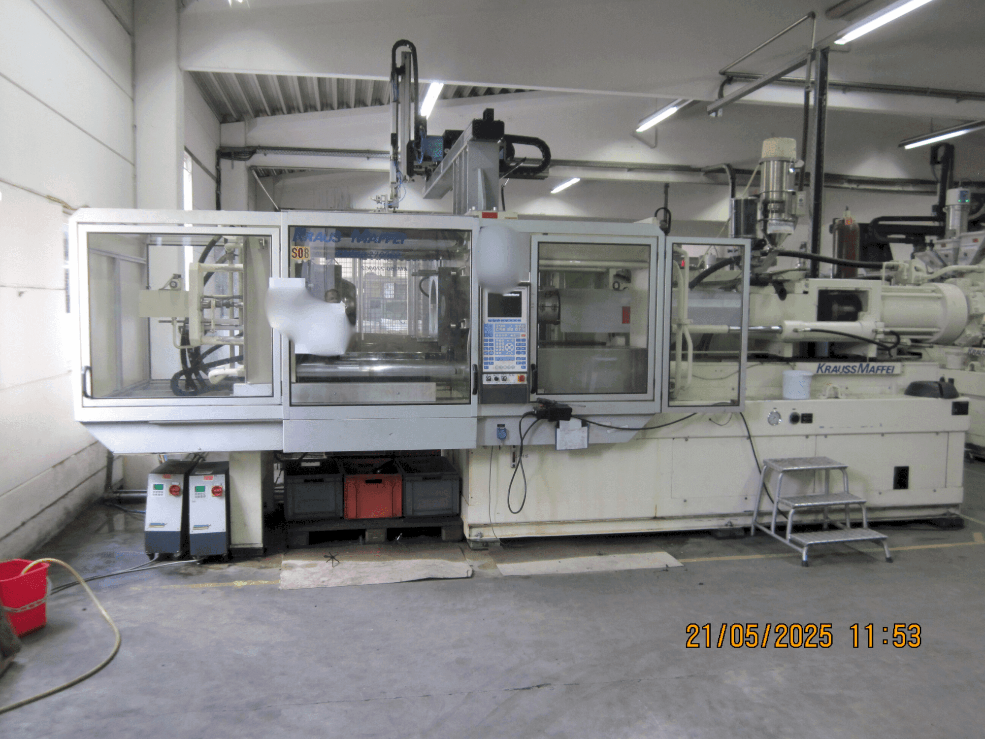 Krauss Maffei 350-2700 C2 Mašinos vaizdas iš priekio