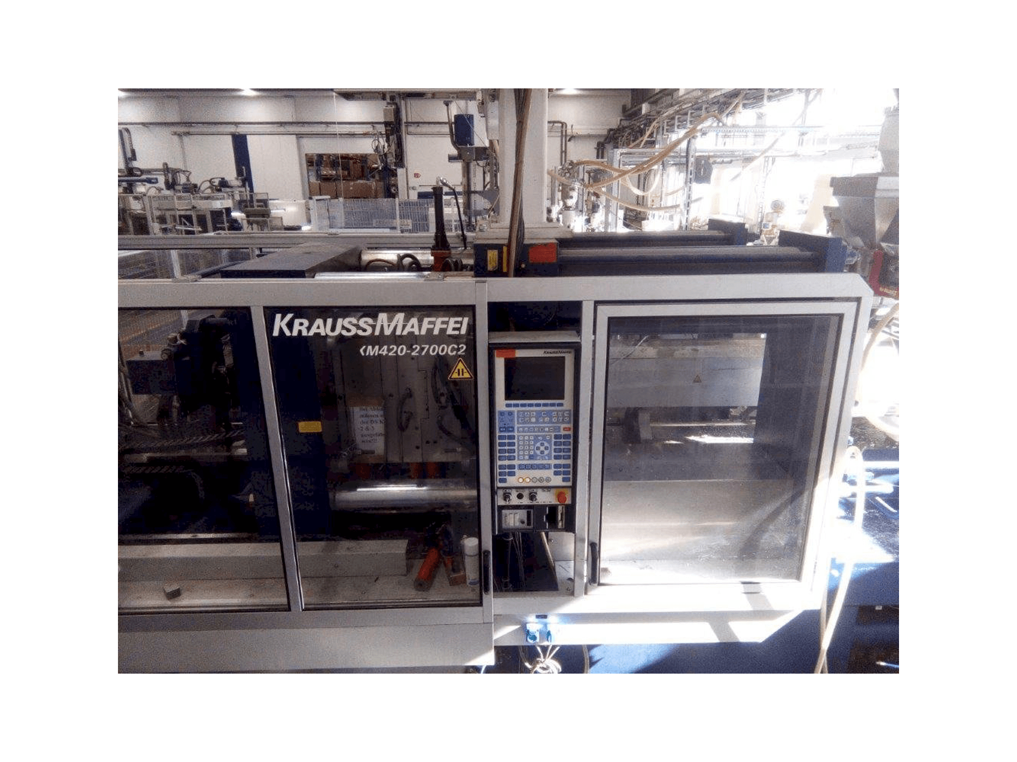 Krauss Maffei KM 420/2700 C2 Mašinos vaizdas iš priekio