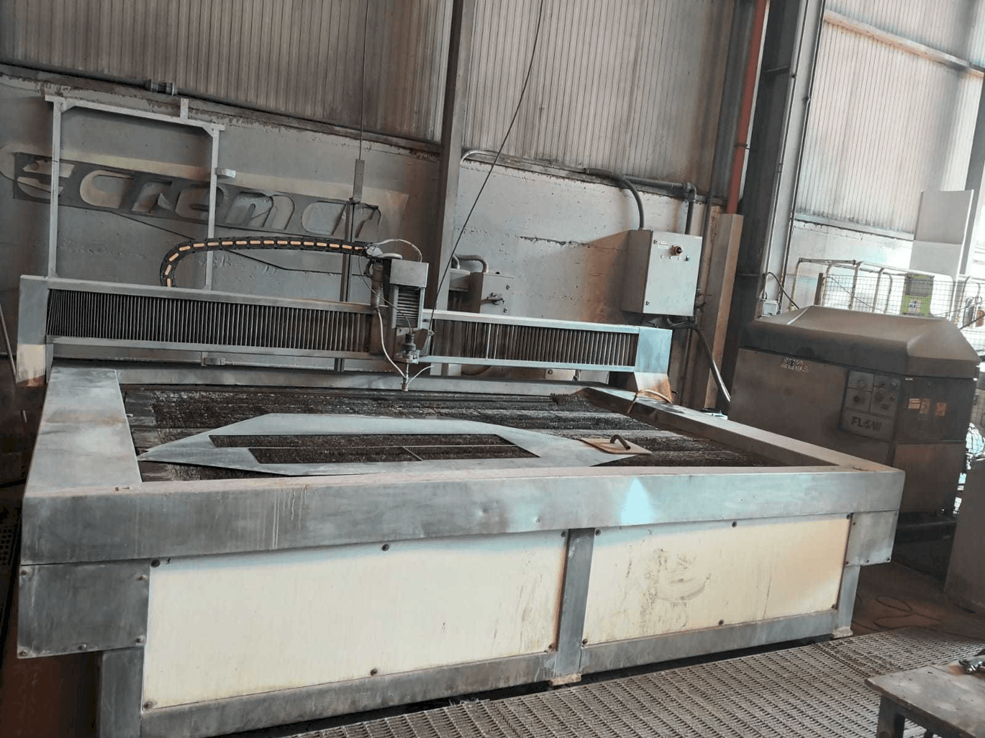 Flow 7xs 55 Mašinos vaizdas iš priekio