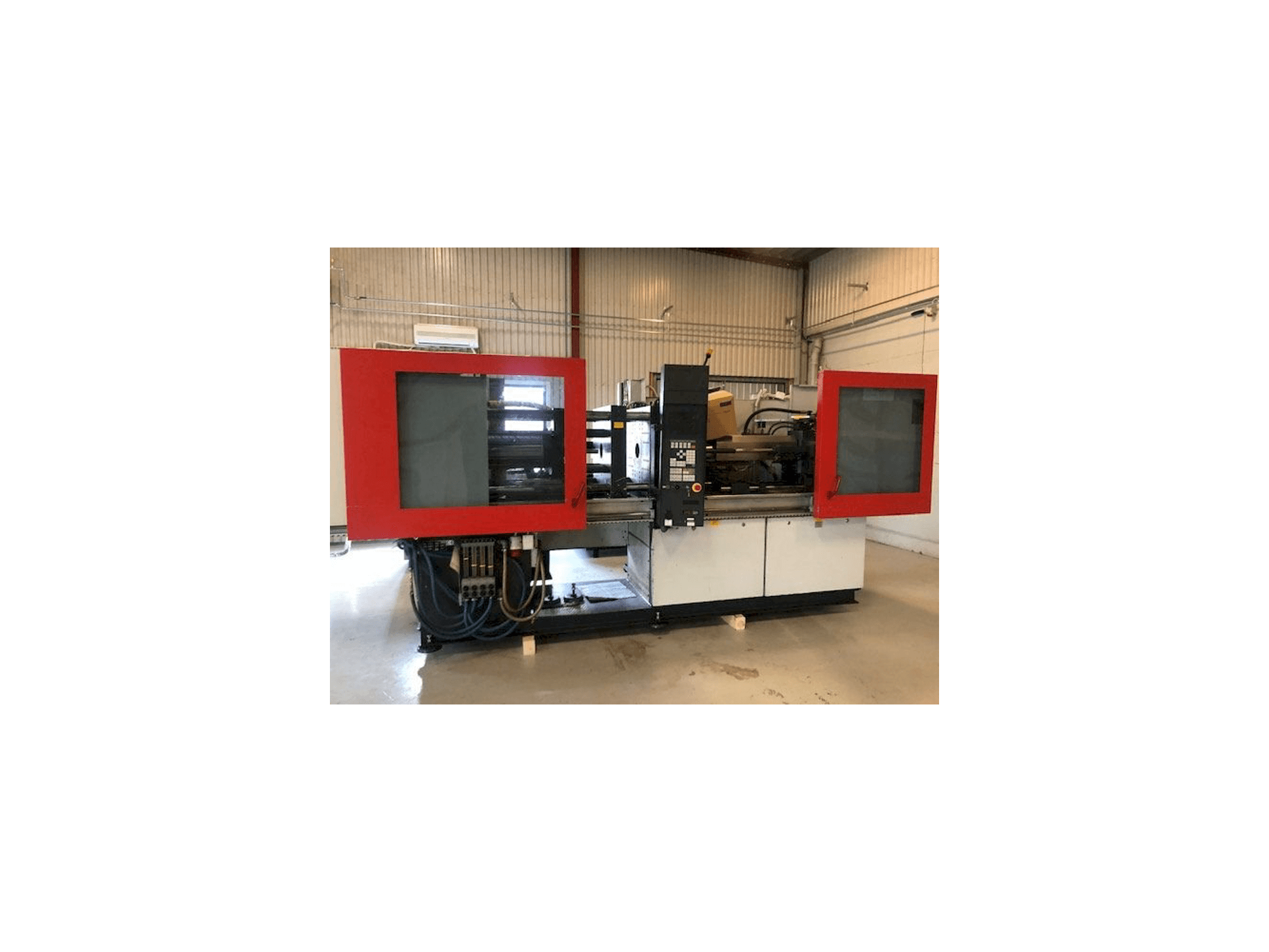 FERROMATIK MILACRON K110 Mašinos vaizdas iš priekio