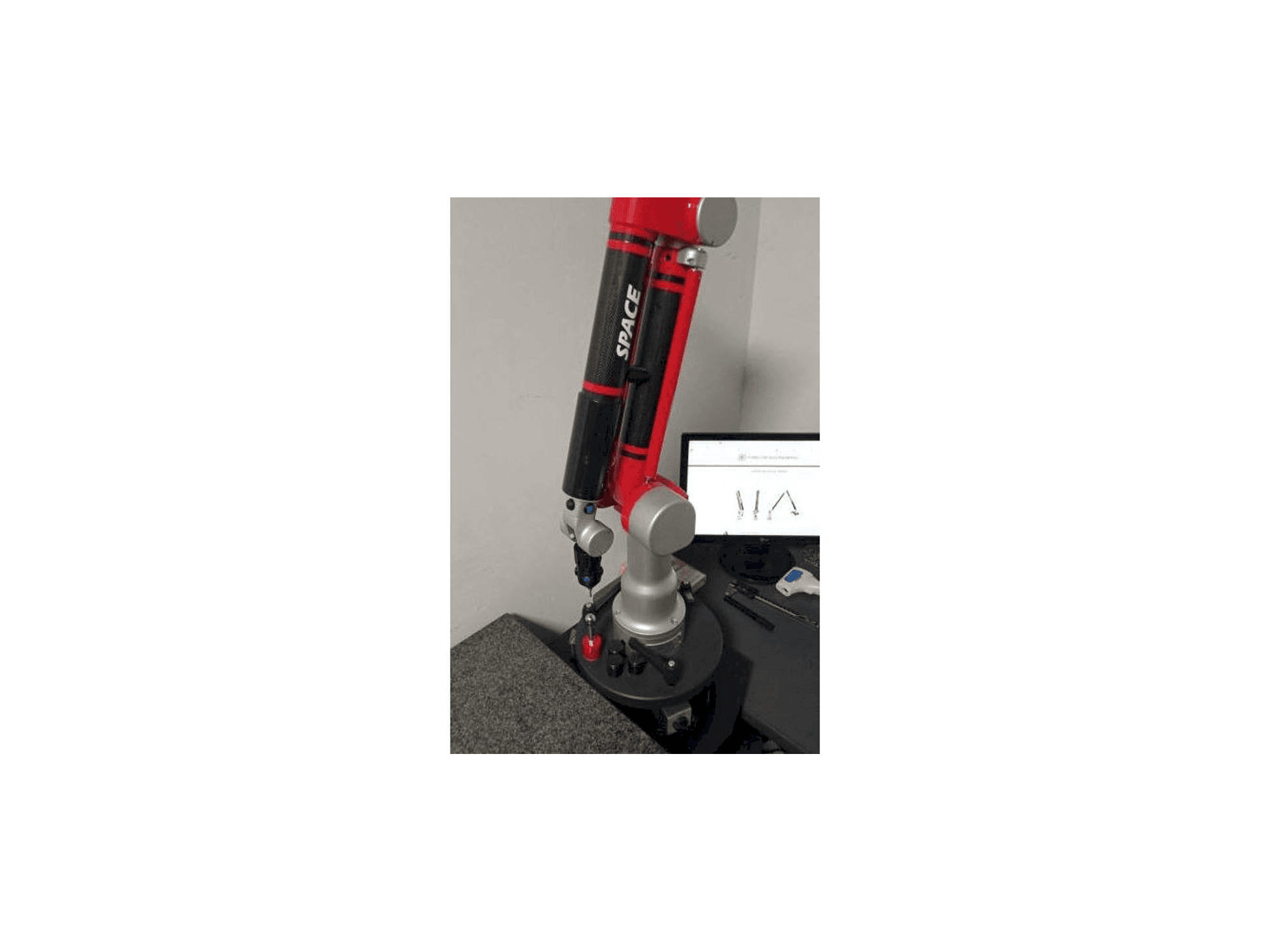 Tomelleri Engineering Space - 6 Axes Mašinos vaizdas iš priekio