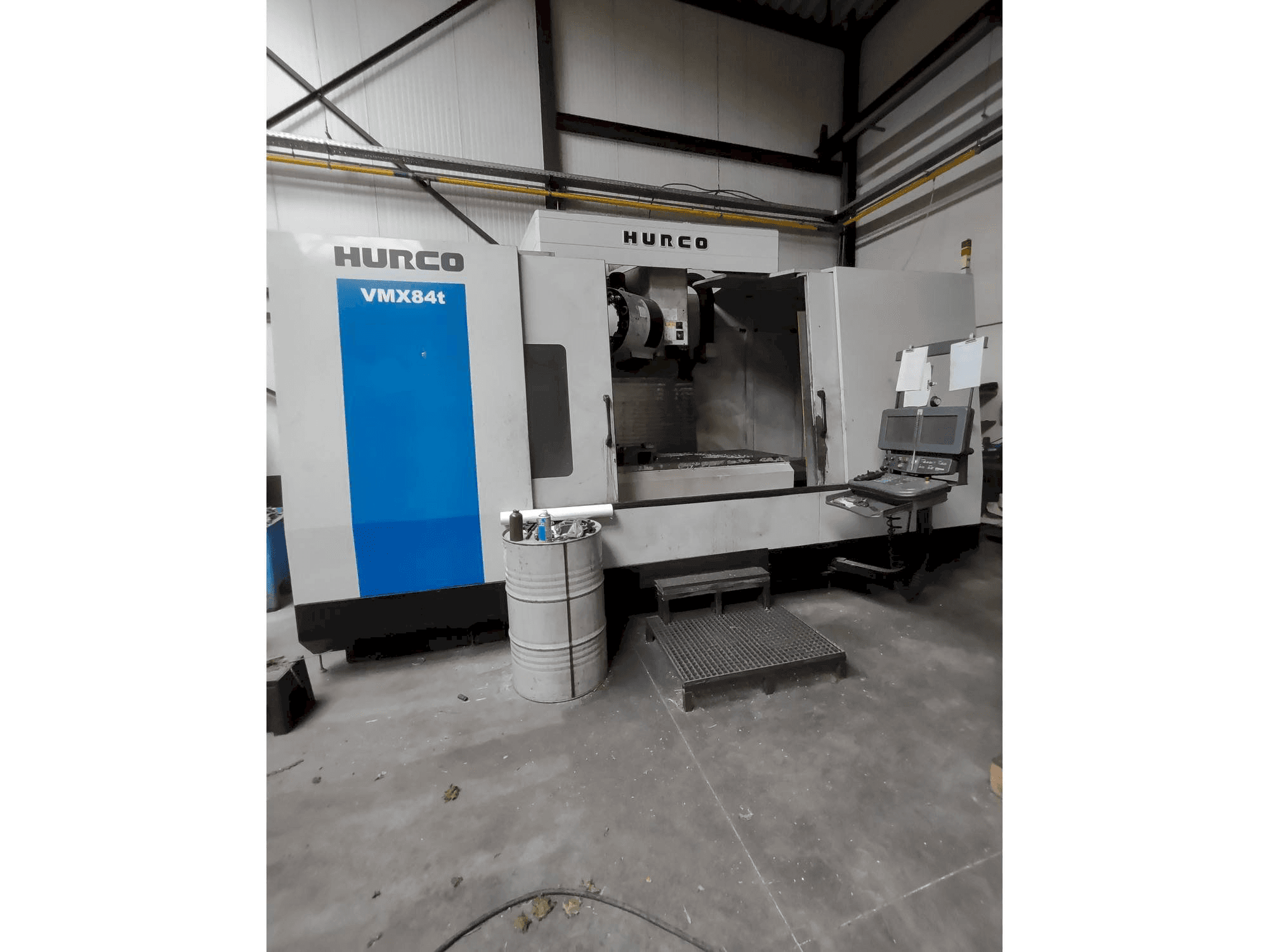 Hurco VMX 84t Mašinos vaizdas iš priekio