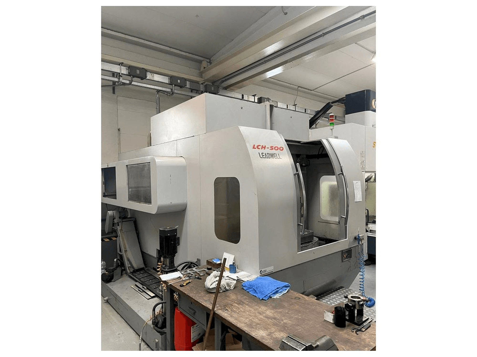 Leadwell LCH-500 Mašinos vaizdas iš kairės pusės